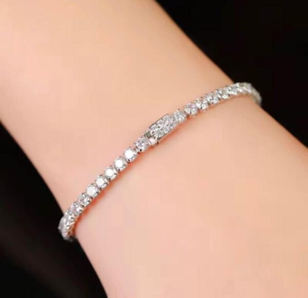 Dazzling modern 925 sterling silver tennis chain with top class high grade cubic zircons.