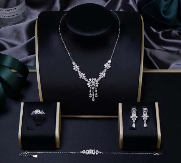 Exquisite 925 Sterling Silver Full Set, Embellished with High-Quality Cubic Zircons.