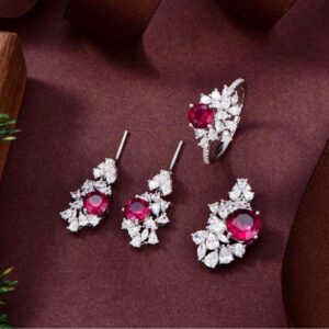 Exquisite 925 Sterling Silver Pendant Set with Radiant Simulated Diamonds, Perfectly Designed to Add a Touch of Timeless Beauty.