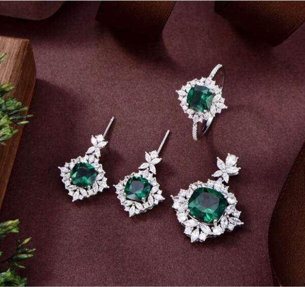 Elegant 925 Sterling Silver Pendant Set Adorned with High-Quality Cubic Zircons, Crafted to Reflect Light in Every Direction.