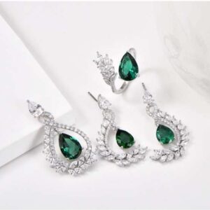 Glamorous 925 Sterling Silver Pendant Set with Sparkling Cubic Zircons, Designed for Women Who Appreciate Subtle Elegance and Shine.