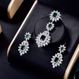 Luxurious 925 Sterling Silver Pendant Set, Accentuated with High-Quality Simulated Diamonds for an Elegant and Radiant Appeal.