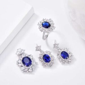 Gleaming 925 Sterling Silver Pendant Set with Sparkling Simulated Diamonds