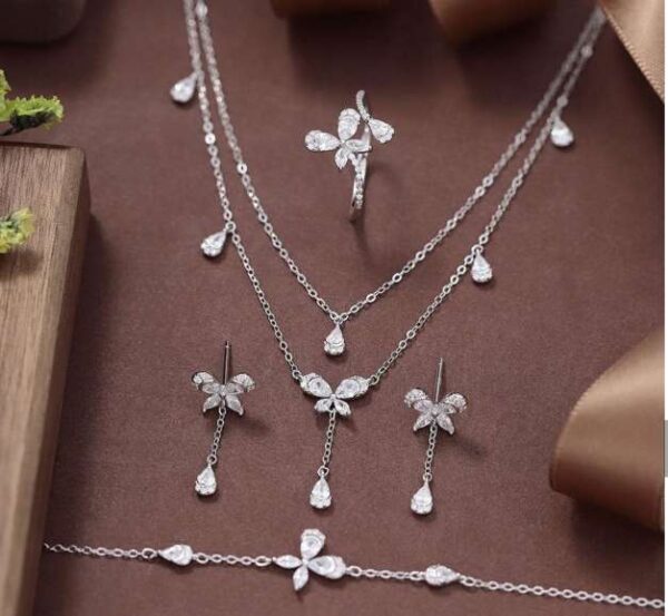 Double Chain Necklace in 925 Sterling Silver features high-quality Cubic Zircons