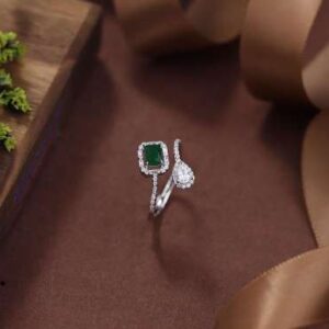 925 Sterling Silver Ring is designed with sparkling Simulated Diamonds