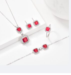 Sophisticated 925 Sterling Silver Jewelry Set, Shimmering with Radiant Cubic zircons