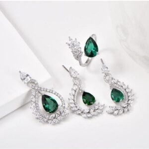 Glamorous 925 Sterling Silver Pendant Set with Sparkling Cubic Zircons, Designed for Women Who Appreciate Subtle Elegance and Shine.